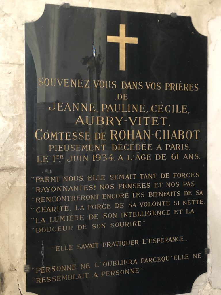 Plaque commémorative de la compresse de Rohan Chabot à La Motte Tilly